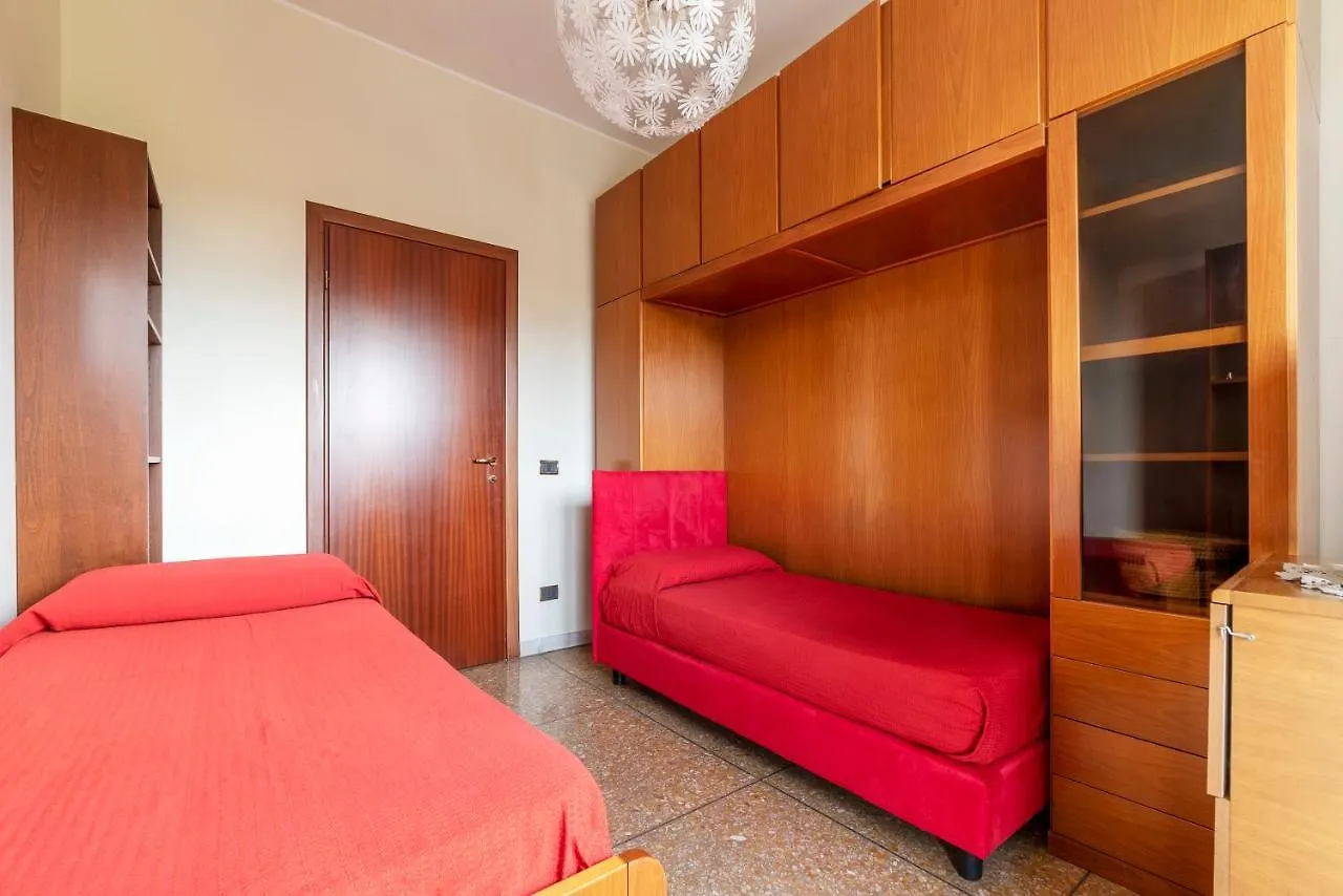 Monteverde Roomy Apartment Sun And Flowers Rome 0*,  Italy