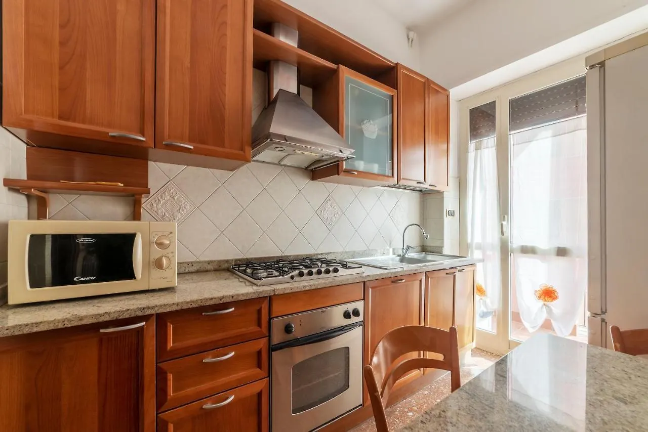 Monteverde Roomy Apartment Sun And Flowers Rome