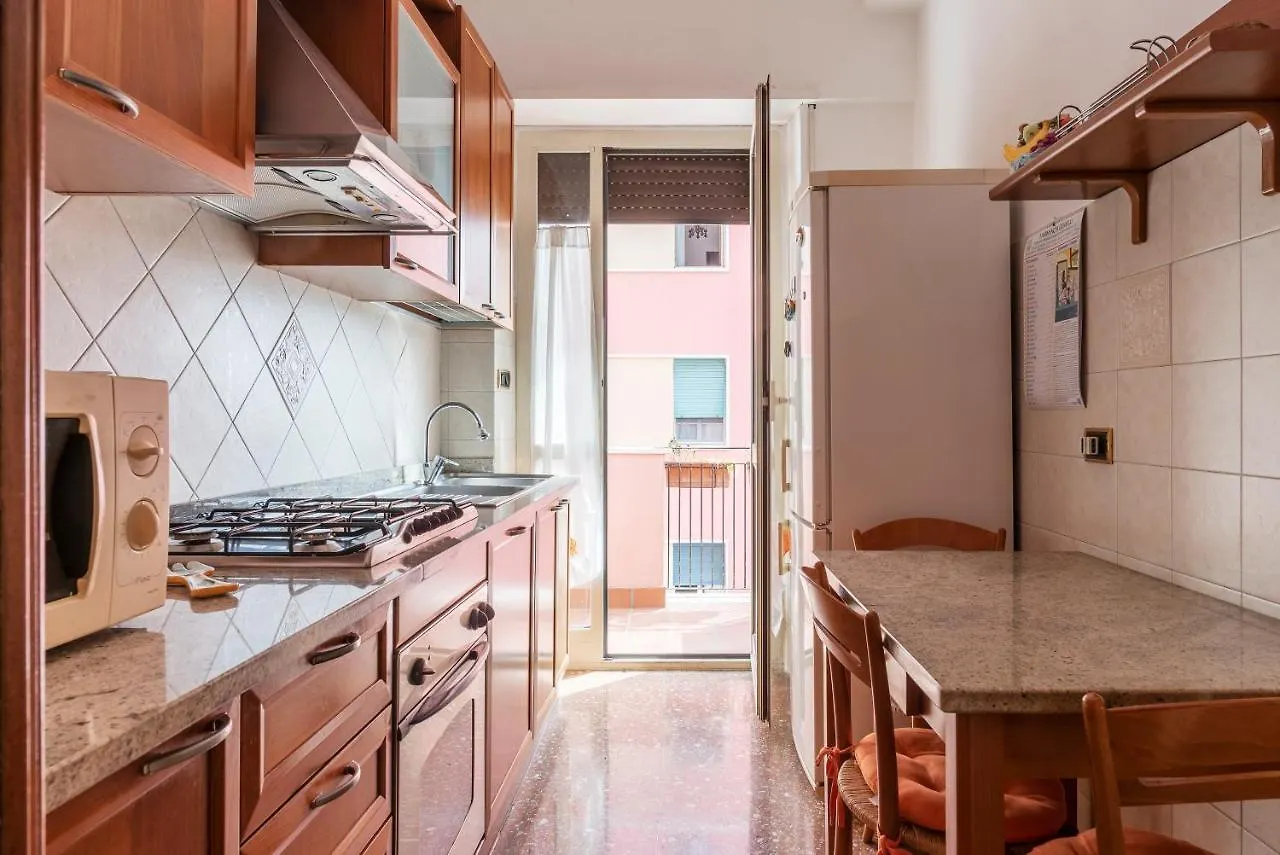 Monteverde Roomy Apartment Sun And Flowers Rome