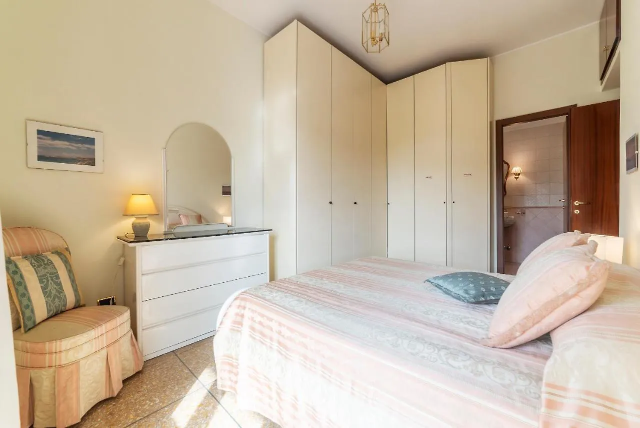 Monteverde Roomy Apartment Sun And Flowers Rome