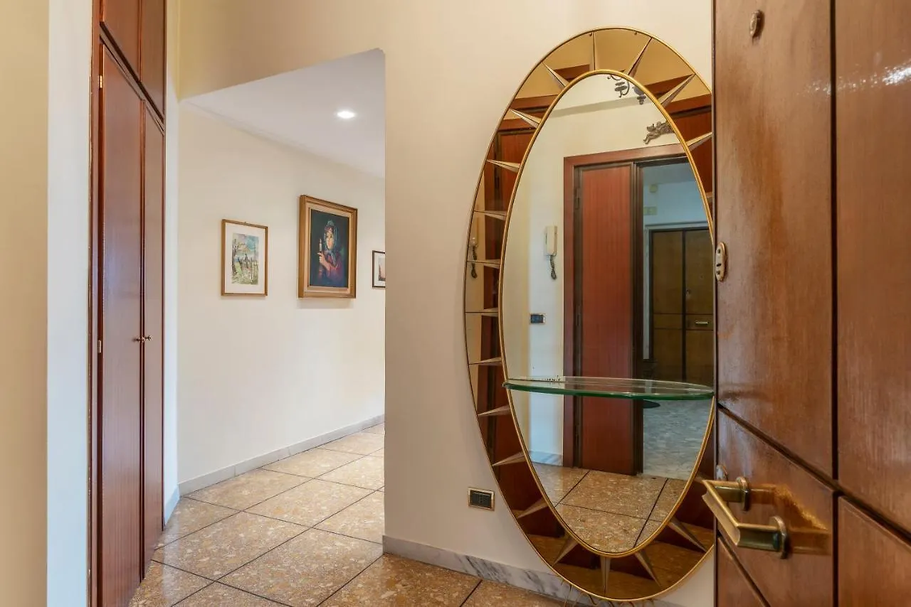 Monteverde Roomy Apartment Sun And Flowers Rome