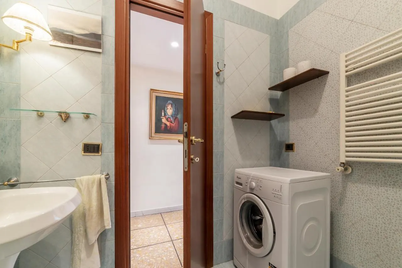 Monteverde Roomy Apartment Sun And Flowers Rome