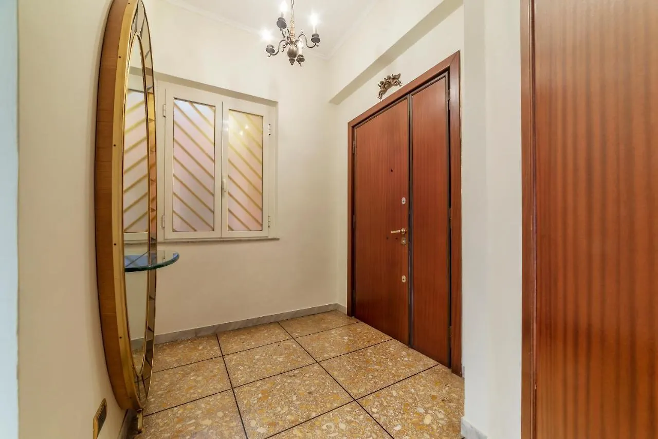 Monteverde Roomy Apartment Sun And Flowers Rome Italy
