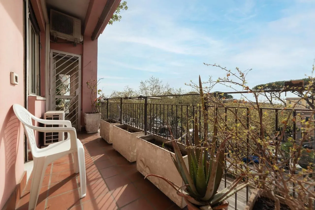 Monteverde Roomy Apartment Sun And Flowers Roma